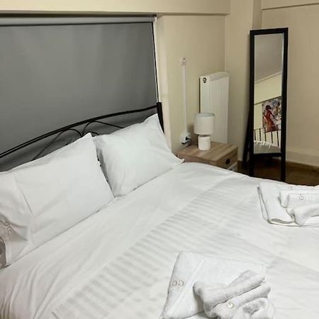 Gg'S Studio Каламата Экстерьер фото